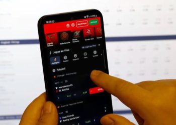 Beneficiários do Bolsa Família movimentaram R$ 3 bilhões em apostas esportivas via Pix em agosto, aponta BC