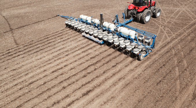 Plantio de soja avança lentamente no Brasil e espera por chuvas para deslanchar