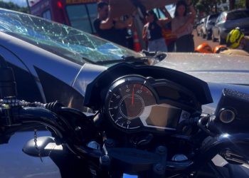 Jovem fica ferido em acidente entre moto e carro no centro de Chapadão do Sul