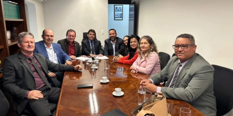 Prefeito e futuro gestor de Alcinópolis buscam em Brasília apoio para investimentos em infraestrutura e saúde