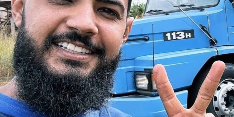 Bryan Alessandro de 26 anos morre em Campo Grande após cair de carreta