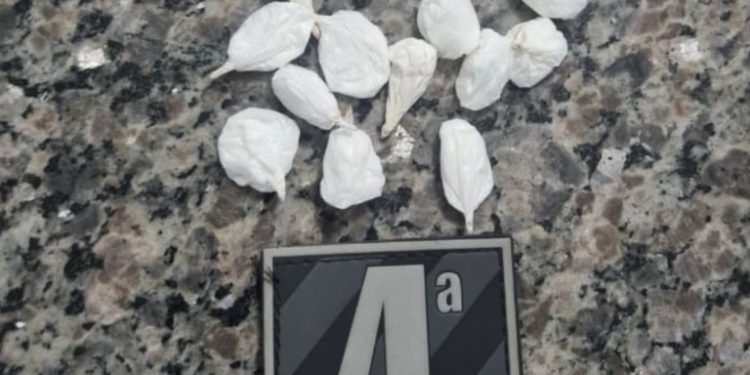 Polícia Militar prende suspeito de tráfico de drogas em Paraíso das Águas