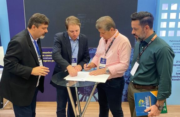 Walter Schlatter e Defensor Ernany aderem ao Programa Cidade Empreendedora do Sebrae/MS