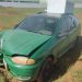 Carro abandonado após colisão com poste é apreendido em Chapadão do Sul