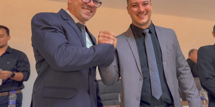 Artur Baird assume presidência da Câmara e anuncia projetos para aproximar população da política