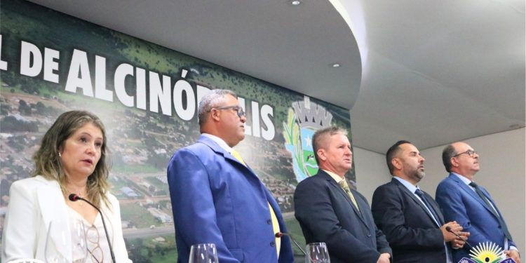 Valdeci Passarinho assume presidência da Câmara de Alcinópolis pela terceira vez e anuncia continuidade de projetos