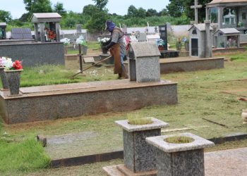 Cemitério Municipal de Chapadão do Sul passa por limpeza e manutenção