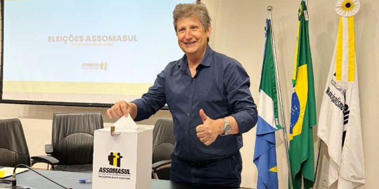 Prefeito de Chapadão do Sul participa da eleição da nova diretoria da Assomasul