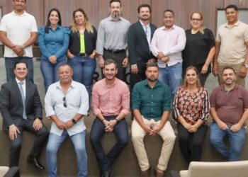 Câmara Municipal recebe secretários e vice-prefeito para prestação de contas