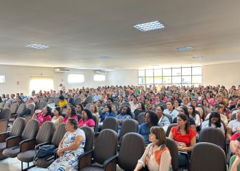 Formação continuada marca início do ano letivo em Costa Rica