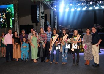Baile da Rainha lança a 31ª Exposul com eleição de Karine de Oliveira