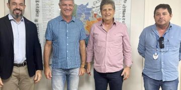 Prefeito Walter negocia abatimento em tarifa e dívida de água do Hospital Municipal