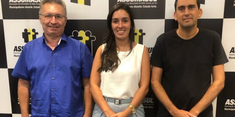 Secretária de Finanças de Alcinópolis participa de discução sobre Gestão e Reforma Tributária em Campo Grande