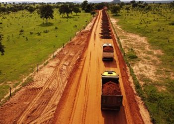 Figueirão avança em obras de revestimento primário na estrada do Mirassol