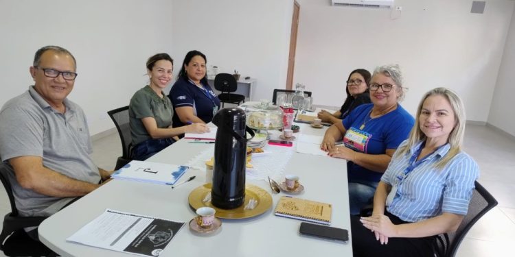 Alcinópolis recebe visita de representantes da CRE4/SED para discutir programas educacionais