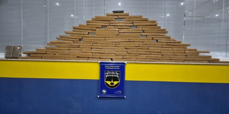 Mulher é presa com mais de 100 kg de drogas em Chapadão do Sul
