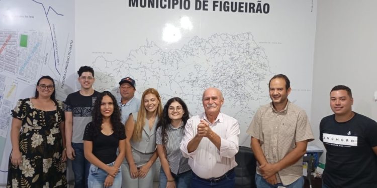Figueirão amplia quadro de servidores com posse de novos concursados