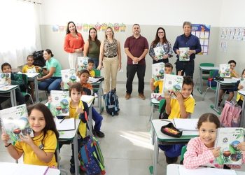 Apostilas do 2º bimestre são entregues em Chapadão do Sul, reforçando ações pela educação pública