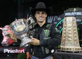Após lesão, José Vitor Leme de MS conquista o terceiro título mundial de montaria em touros