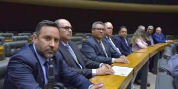 Weliton Guimarães apresenta demandas a parlamentares em busca de emendas federais