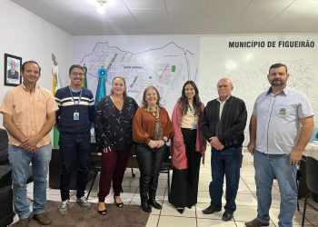 Juvenal Consolaro realiza reunião técnica com representantes do Conselho de Odontologia em Figueirão