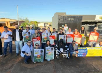 Mutirão em Costa Rica recolhe entulhos e combate focos do mosquito