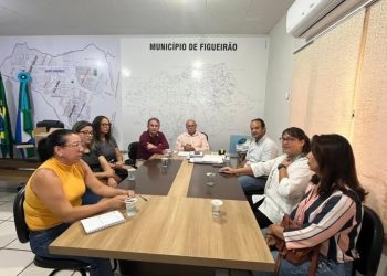 Reunião em Figueirão foca em tecnologia educacional e resultados