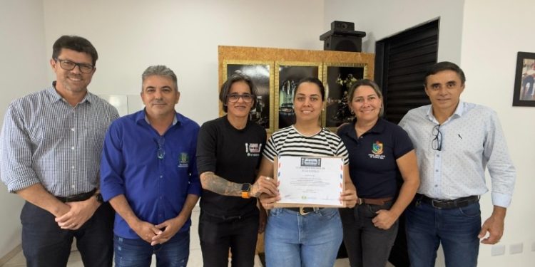 Costa Rica conclui curso de barbeiro com sete novos profissionais certificados