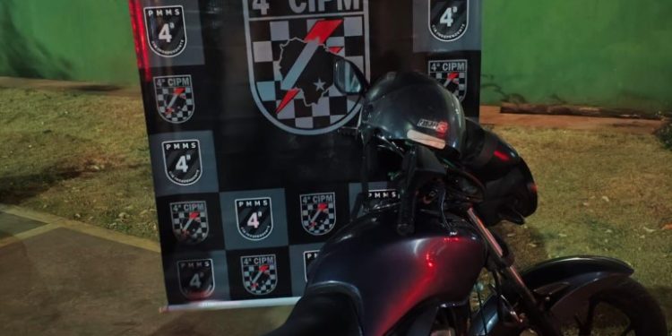 PM age após furto e recupera motocicleta; suspeito é preso ao tentar vender o veículo