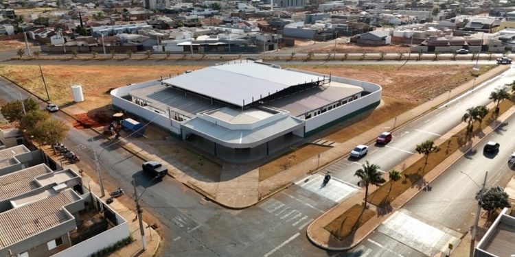 Chapadão do Sul celebra reinauguração do CEI Érica Schweter com nova cobertura e homenagens