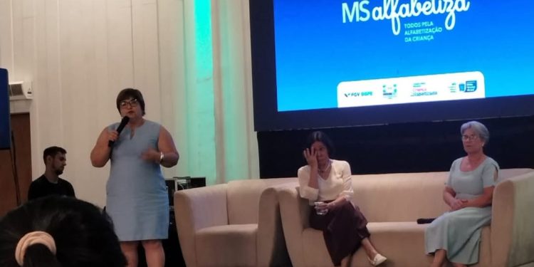 Representante de Figueirão participa de encontro estadual para reforçar alfabetização