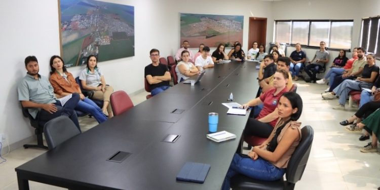 Chapadão do Sul capacita servidores para implantação do Plano de Contratações Anual