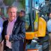 Alcinópolis amplia frota com retroescavadeira entregue durante evento estadual