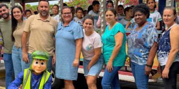 Crianças da rede municipal participam do “Trenzinho da Alegria” em Alcinópolis